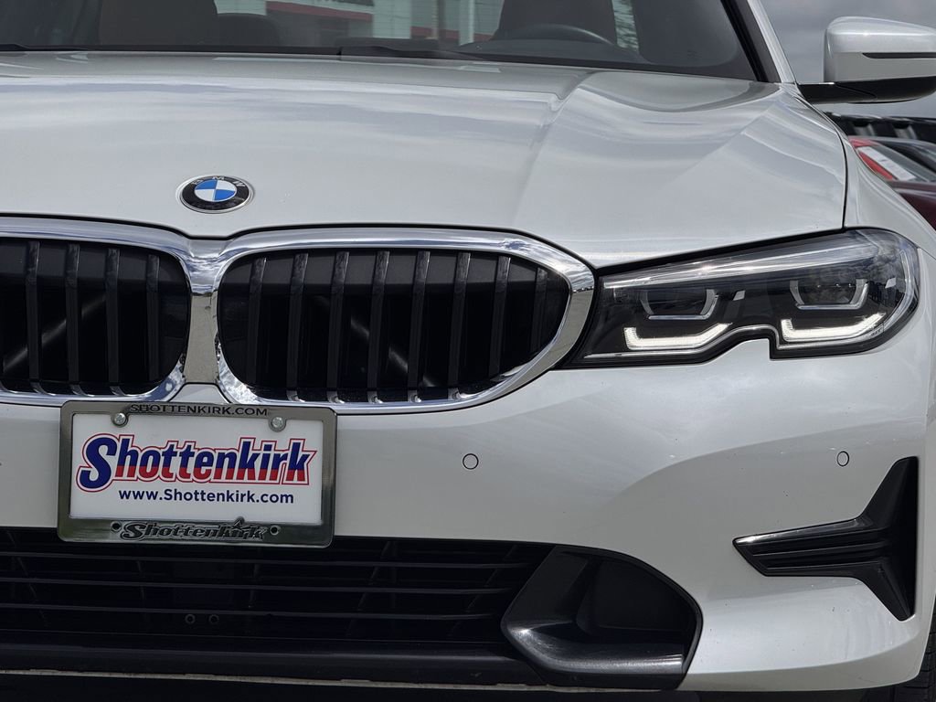 Used 2022 BMW 330i Sedan w/ Premium Package 2 image 8