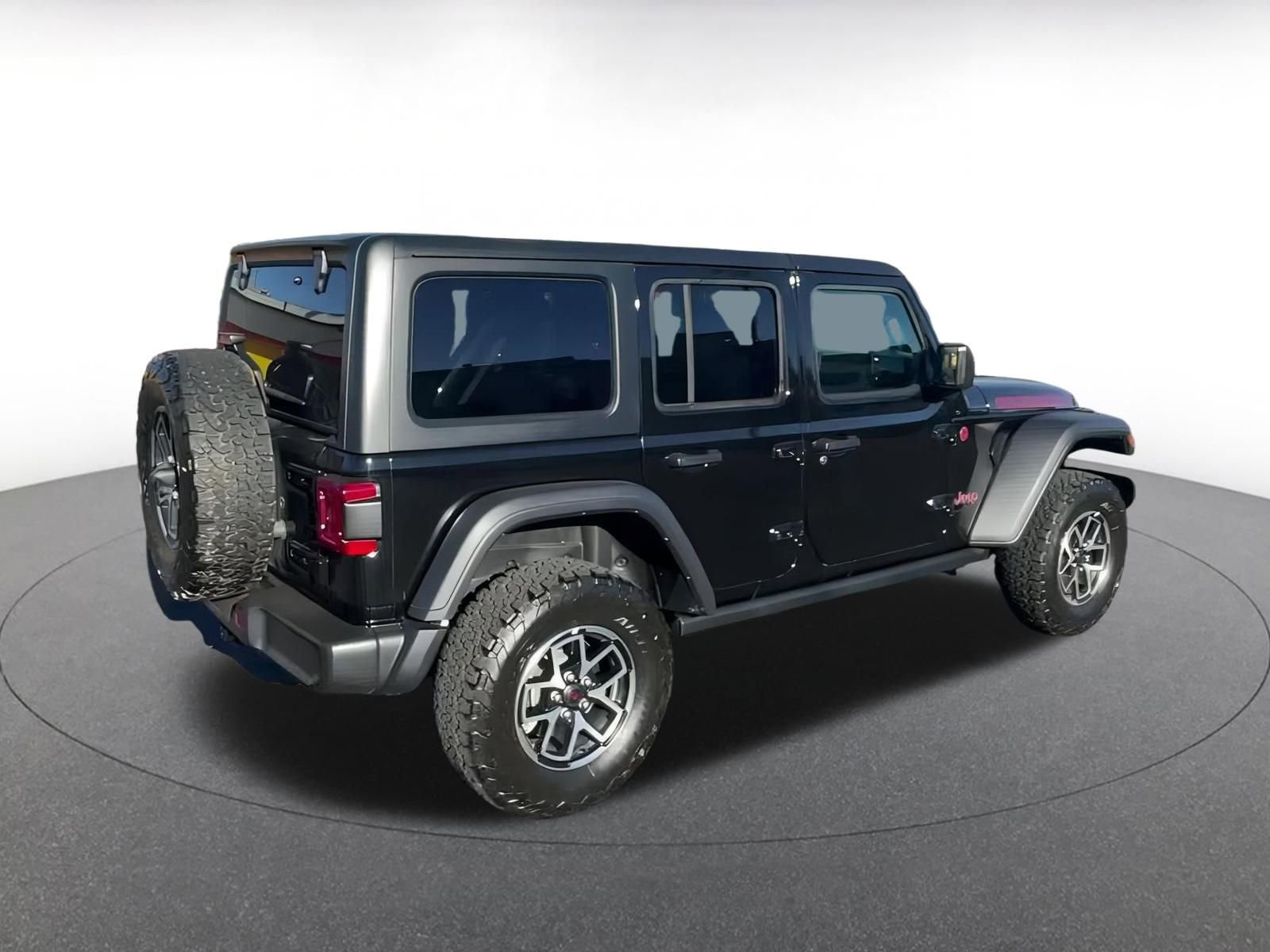 Used 2025 Jeep Wrangler Unlimited Rubicon image 14