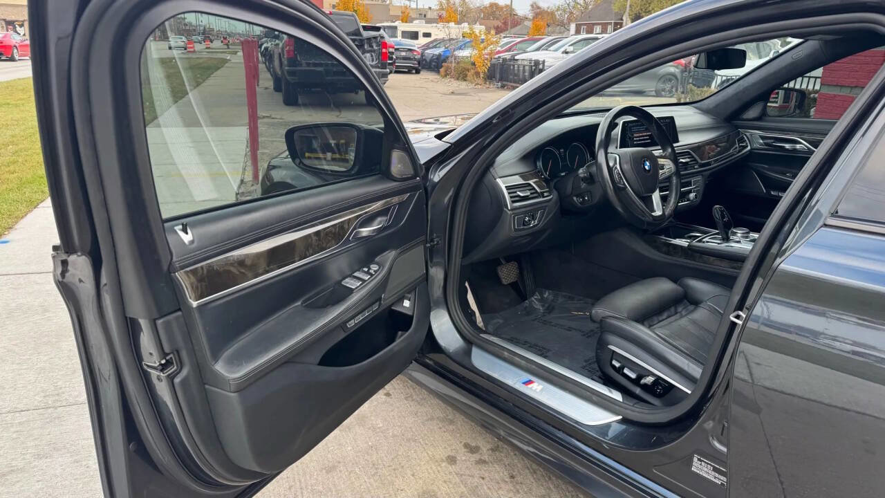 Used 2016 BMW 750i xDrive image 14