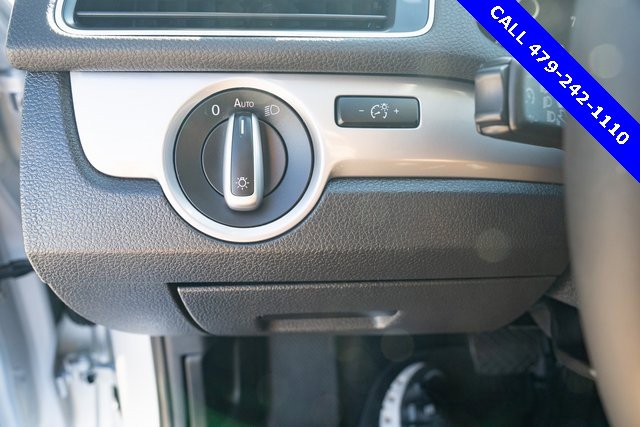 Used 2015 Volkswagen Passat 1.8T FWD image 25