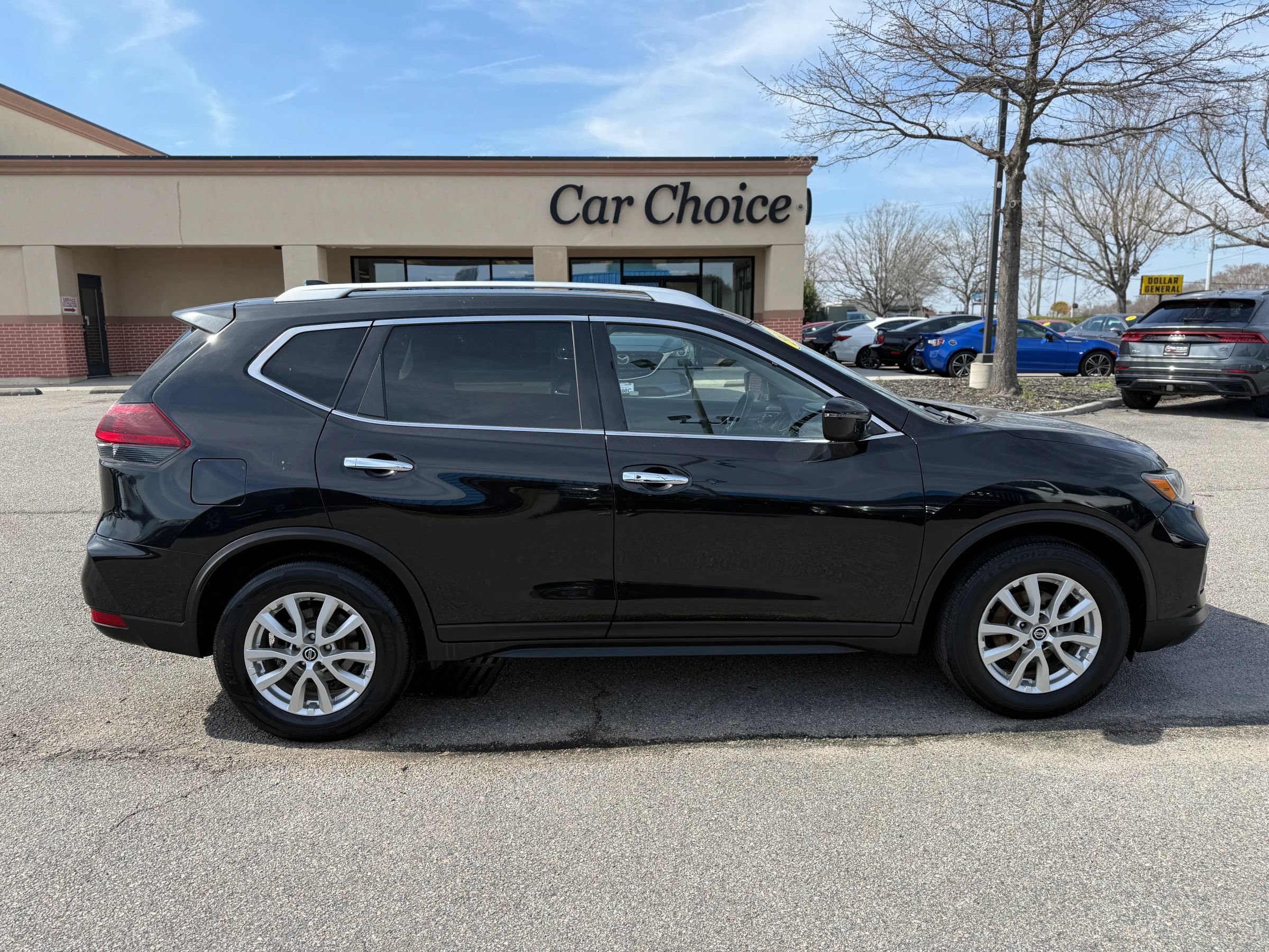 Used 2020 Nissan Rogue SV FWD image 6