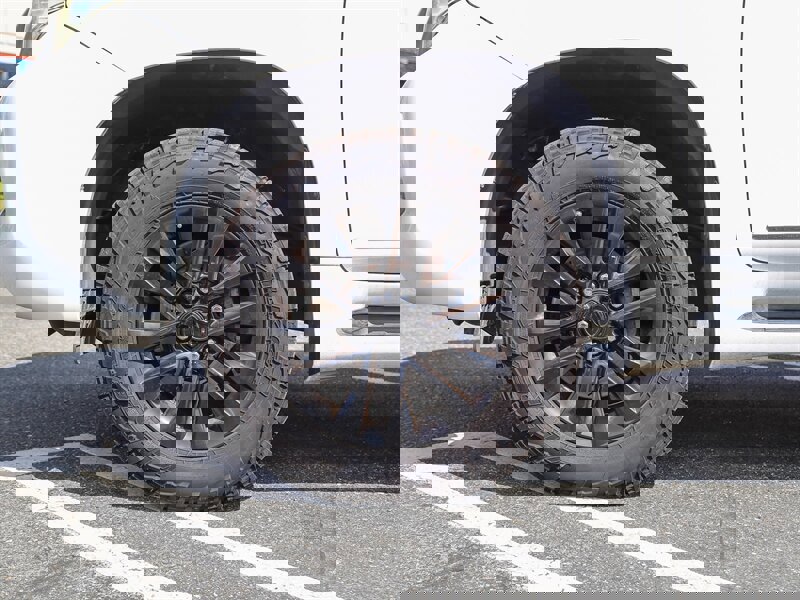 Used 2011 Lexus GX 460 w/ Comfort Plus Pkg image 12