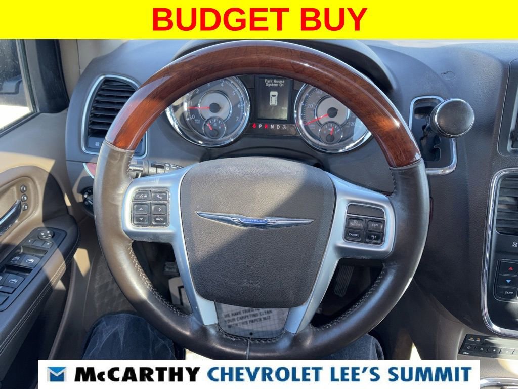 Used 2012 Chrysler Town & Country Limited w/ Luxury Group image 18