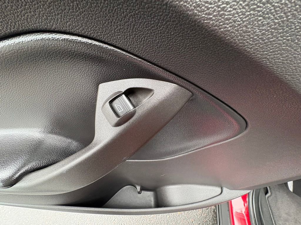 Certified 2019 Ford Escape Titanium w/ U9j03 - Titanium Tow Package AWD/4WD image 27