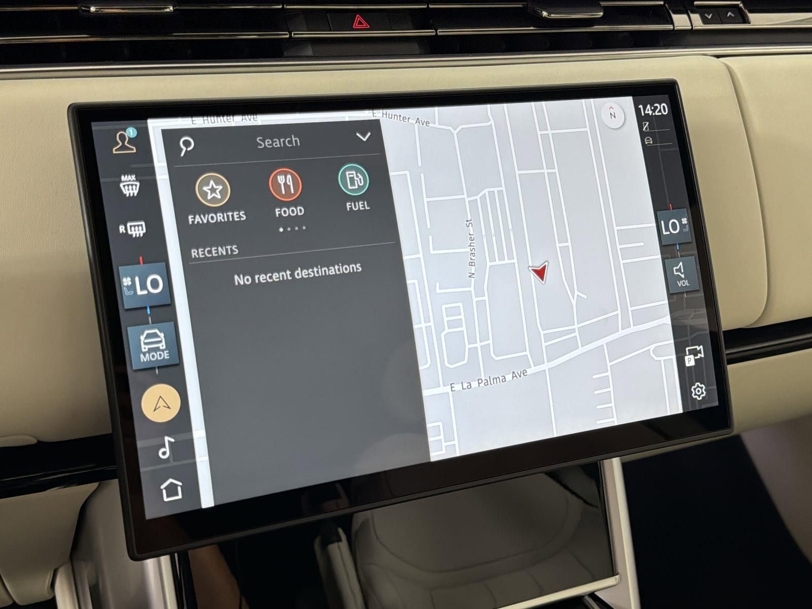 New 2026 Land Rover Range Rover Long Wheelbase SE image 13