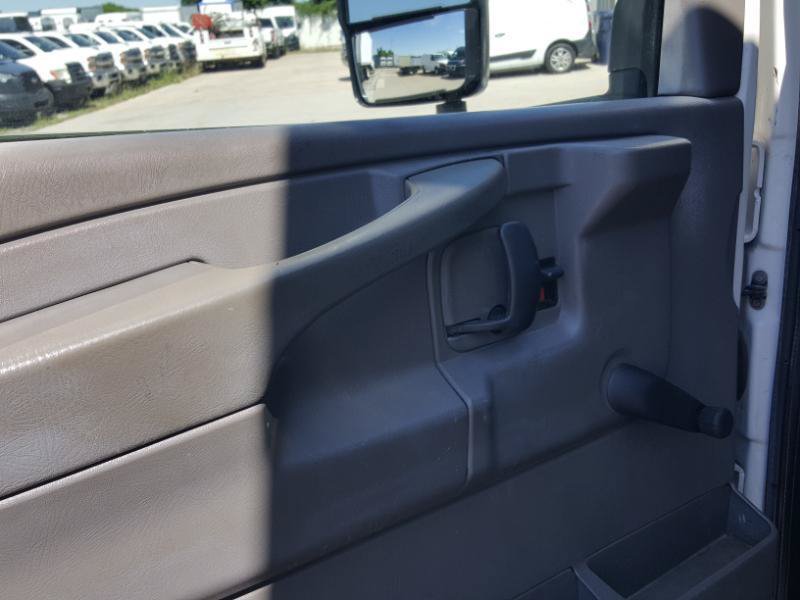 Used 2012 Chevrolet Express 3500 RWD image 19