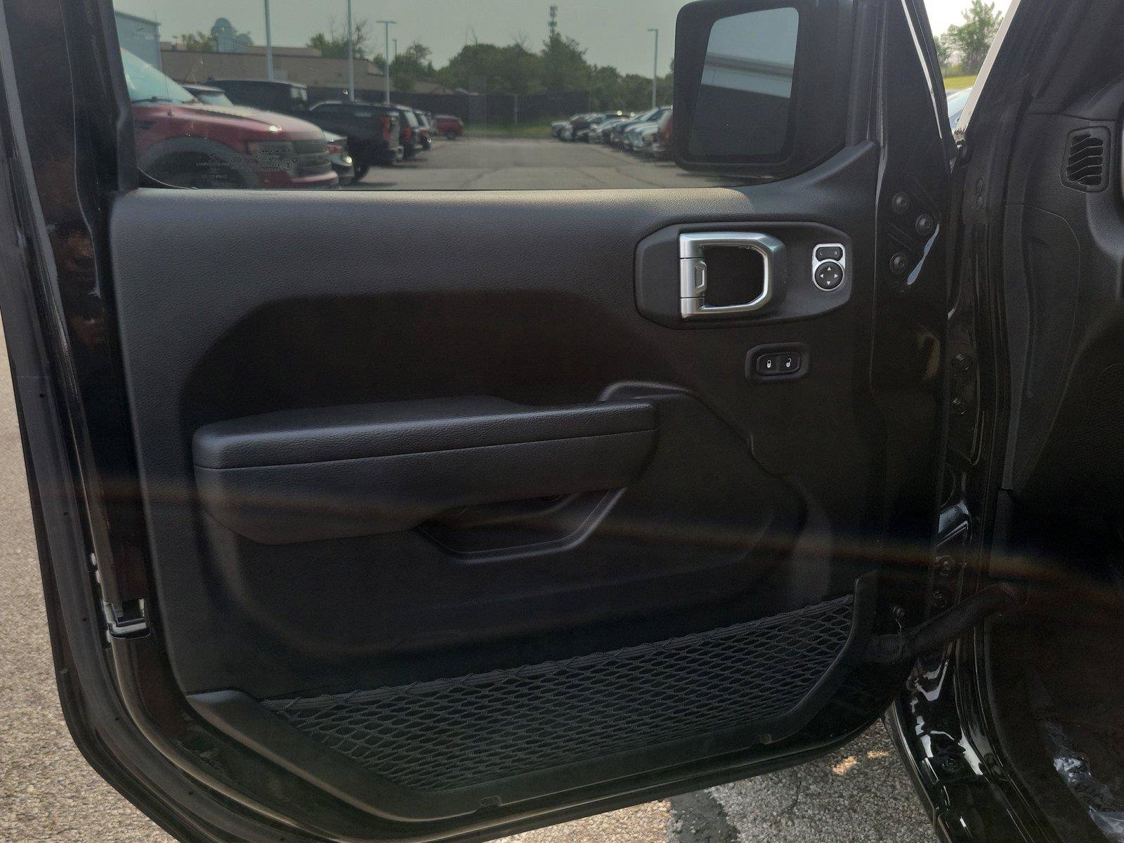 Used 2022 Jeep Wrangler Unlimited Sport AWD/4WD image 16