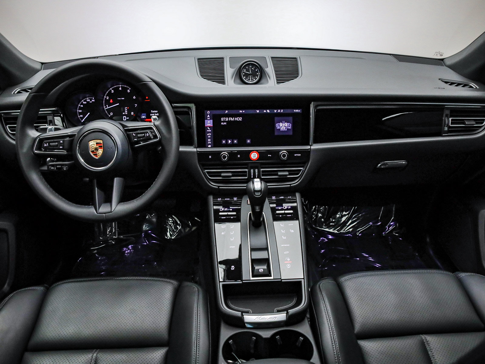 Certified 2026 Porsche Macan AWD/4WD image 13