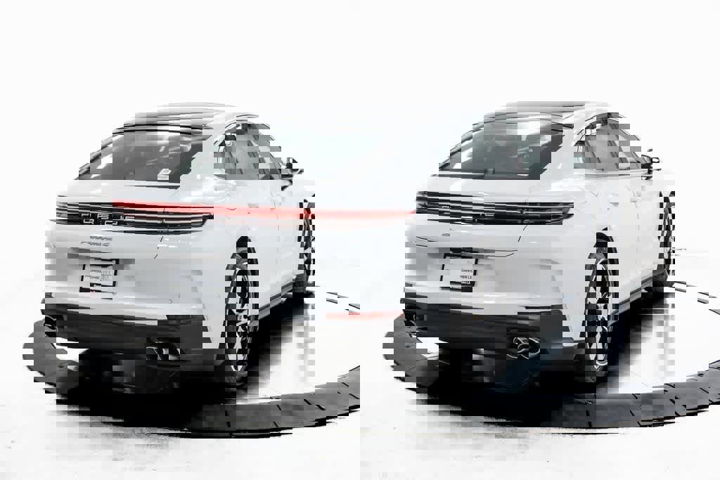 New 2025 Porsche Panamera 4 image 7