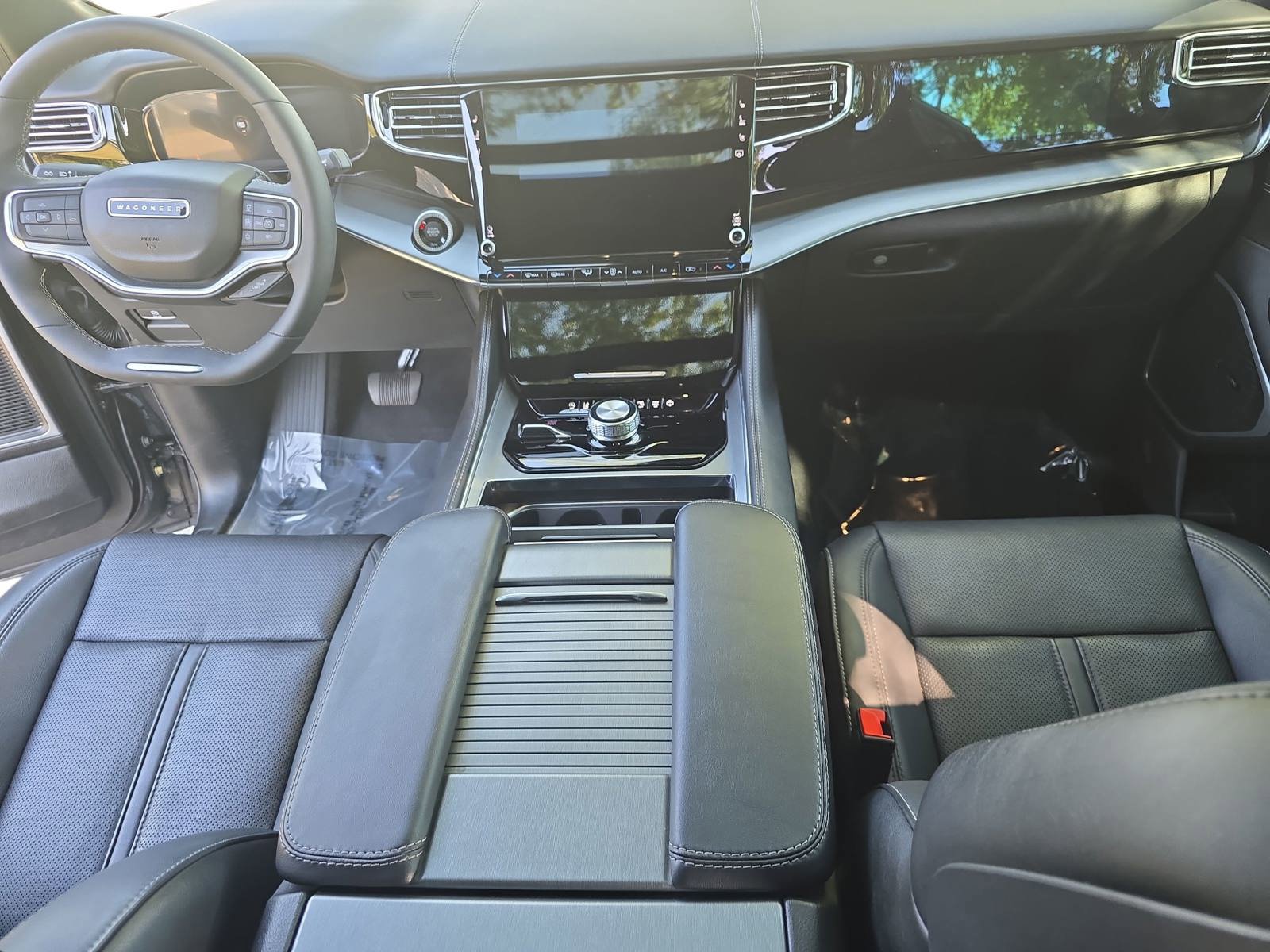 Used 2023 Jeep Wagoneer Series II AWD/4WD image 9