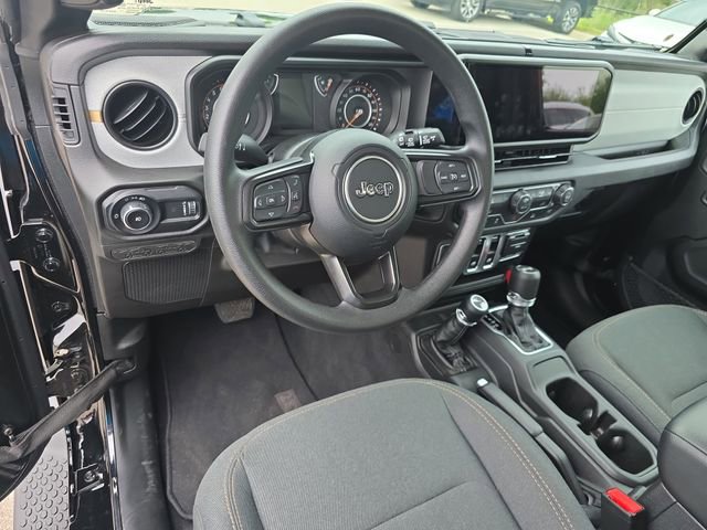 Used 2026 Jeep Wrangler Sport AWD/4WD image 16