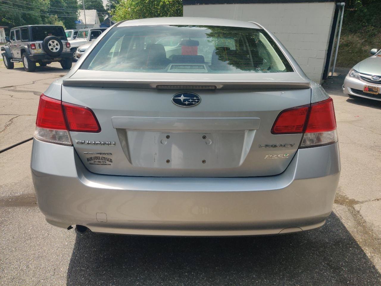 Used 2012 Subaru Legacy 2.5i Premium w/ All-Weather Pkg AWD/4WD image 5