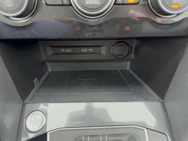 Used 2021 Volkswagen Tiguan SE w/ Panoramic Sunroof Package image 17