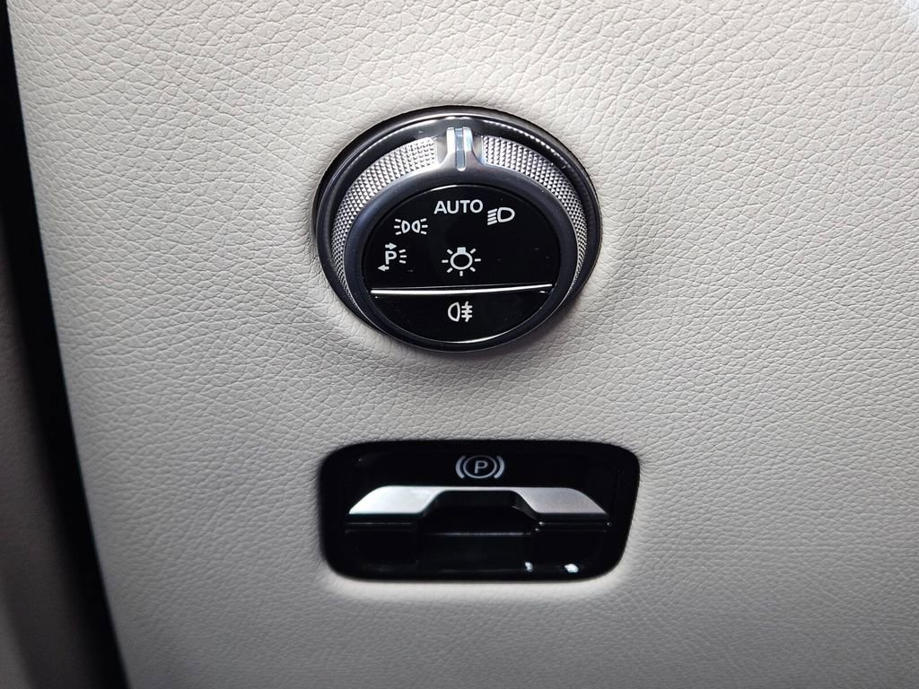 New 2026 Mercedes-Benz GLC 300 4MATIC image 19