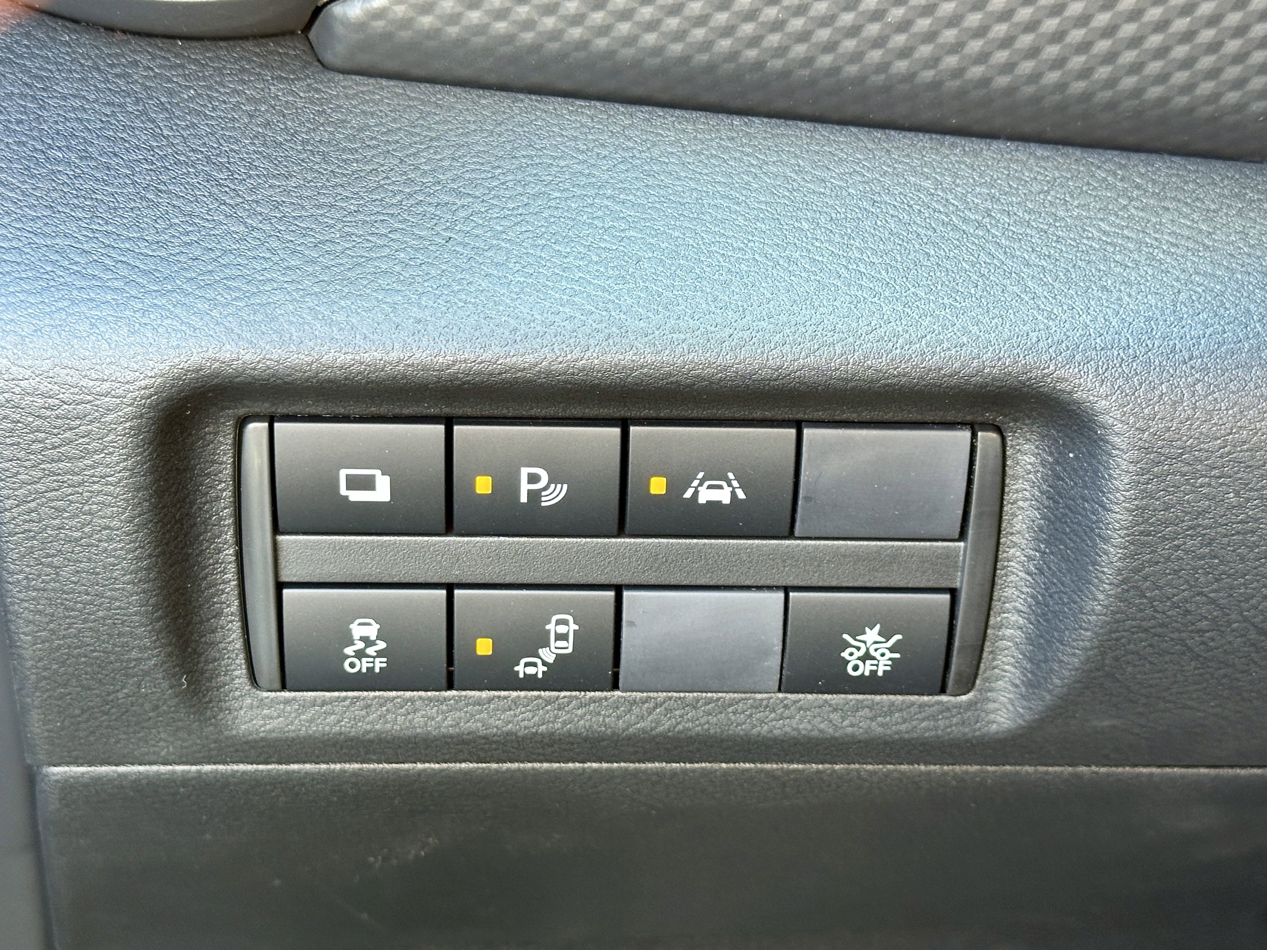 New 2025 Nissan Kicks Play S image 32