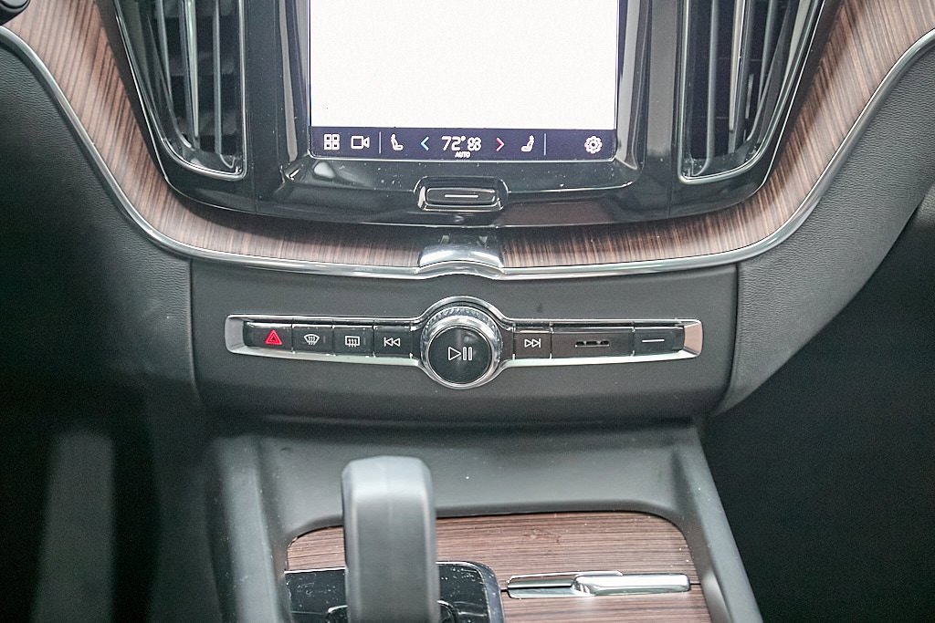 Certified 2023 Volvo XC60 B5 Plus w/ Protection Package Premier image 30