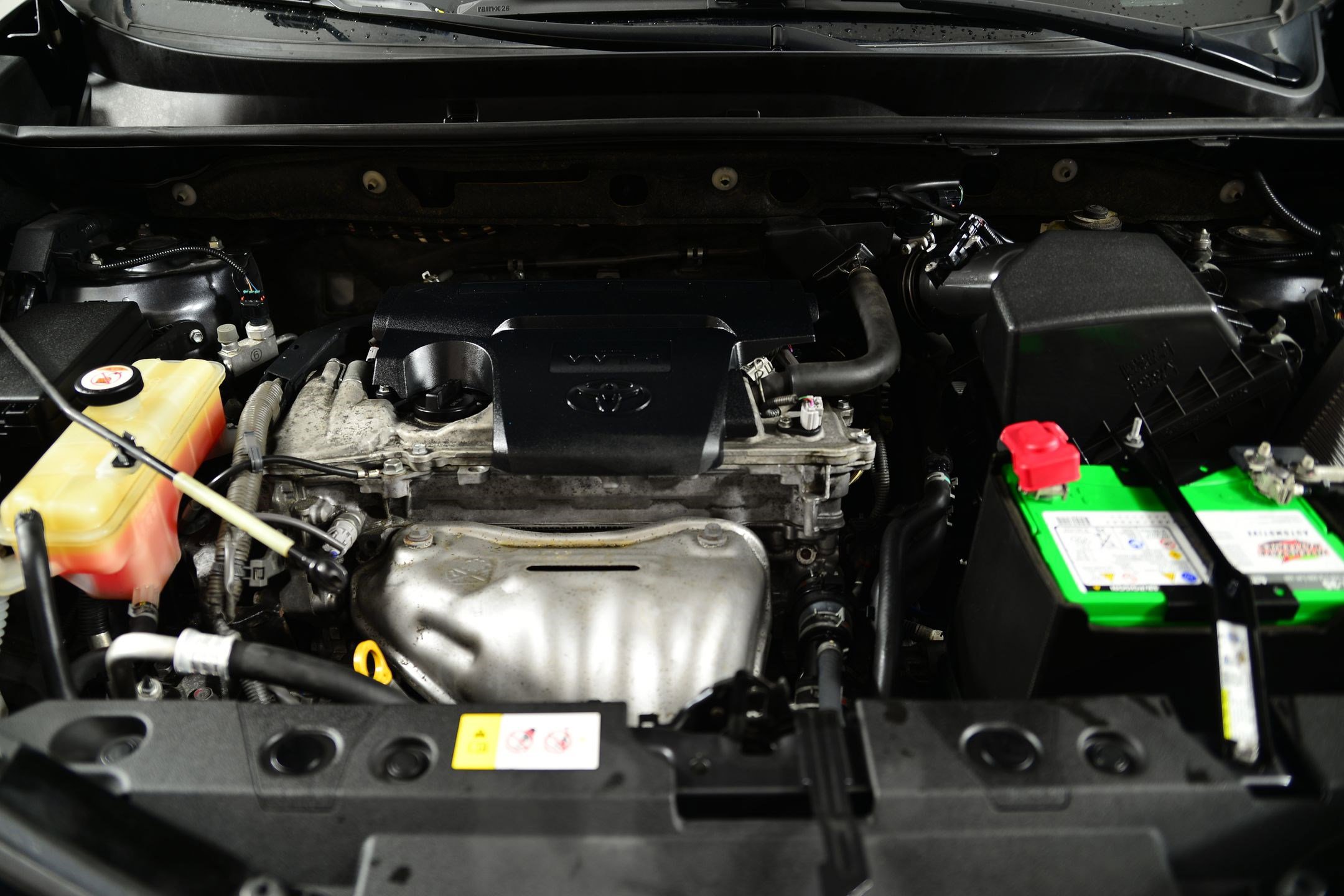 Used 2018 Toyota RAV4 LE image 18