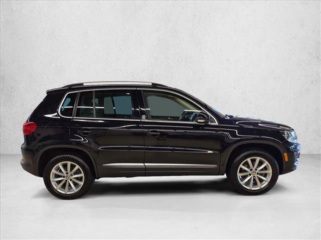 Used 2017 Volkswagen Tiguan Wolfsburg Edition AWD/4WD image 4