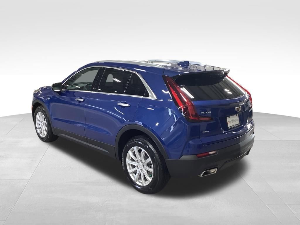 Used 2021 Cadillac XT4 Luxury w/ Cold Weather Package AWD/4WD image 4