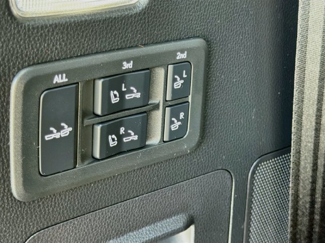Used 2024 Lexus LX 600 4WD w/ Luxury Package image 13