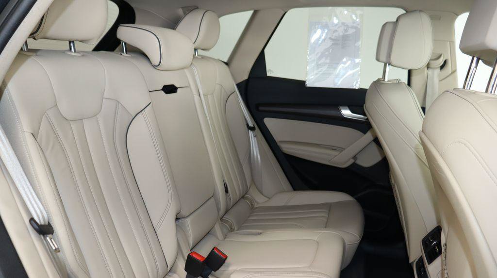 Used 2023 Audi Q5 e Premium Plus w/ Premium Plus Package AWD/4WD image 24