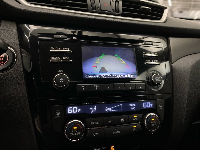 Used 2015 Nissan Rogue SV w/ SV Moonroof Package AWD/4WD image 32