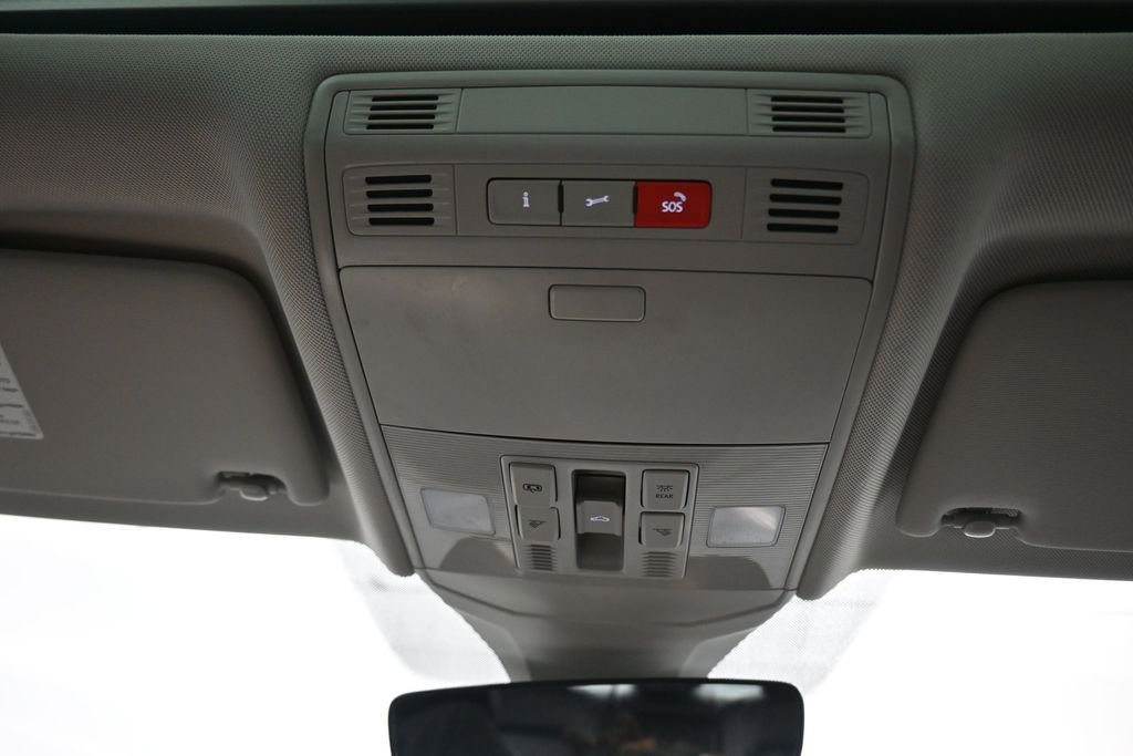 Used 2024 Volkswagen Jetta SE FWD image 27