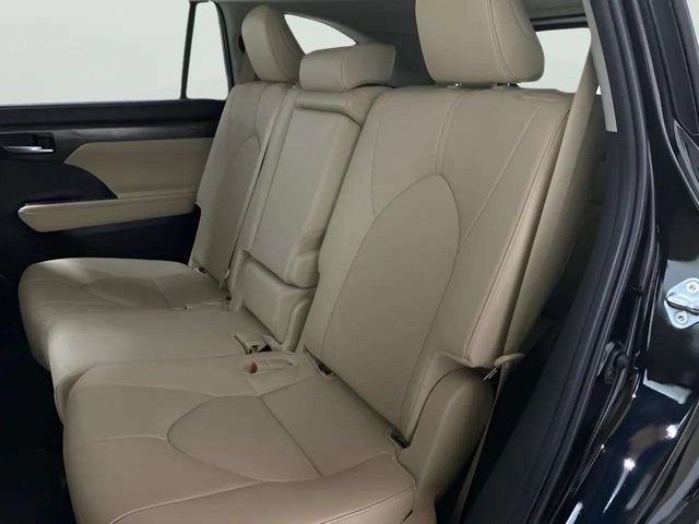 Used 2024 Toyota Highlander Limited AWD/4WD image 62