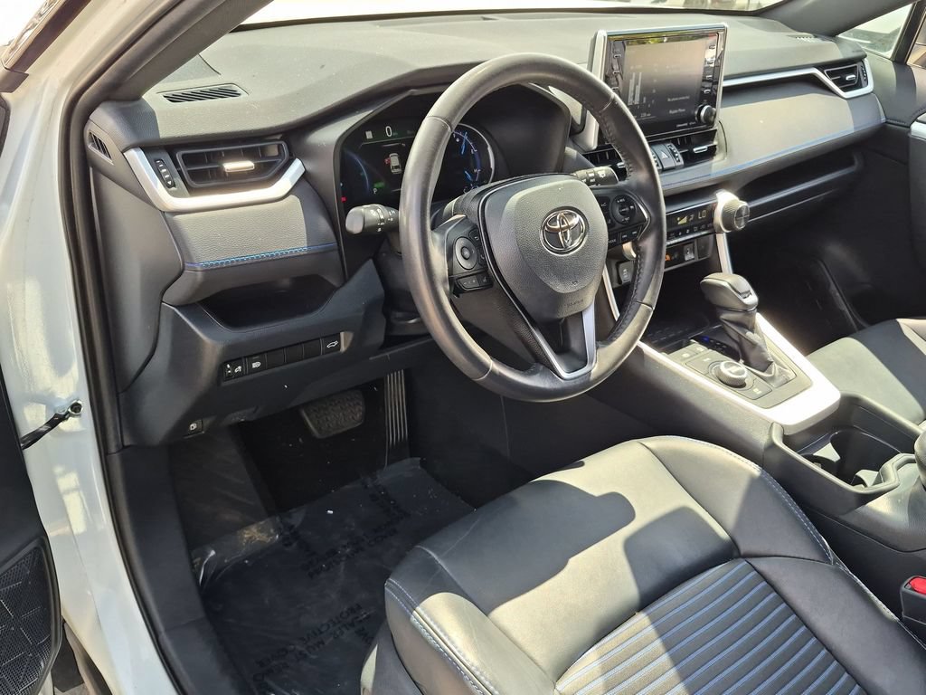 Used 2020 Toyota RAV4 XSE w/ Carpet Mat Package AWD/4WD image 8