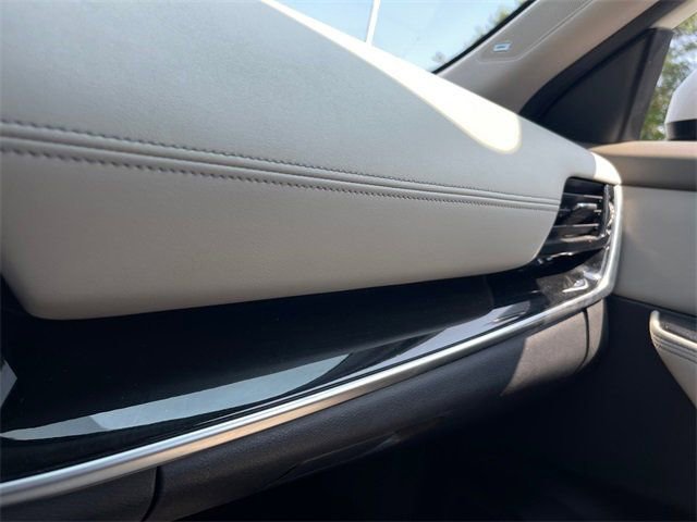 Used 2023 Nissan Rogue SL w/ SL Premium Package image 18