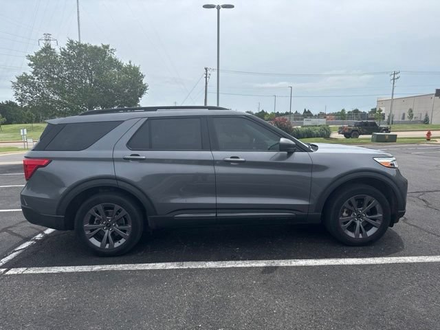 Used 2021 Ford Explorer XLT w/ Equipment Group 202A AWD/4WD image 5