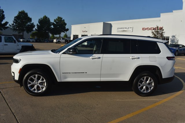 Used 2022 Jeep Grand Cherokee L Limited AWD/4WD image 10