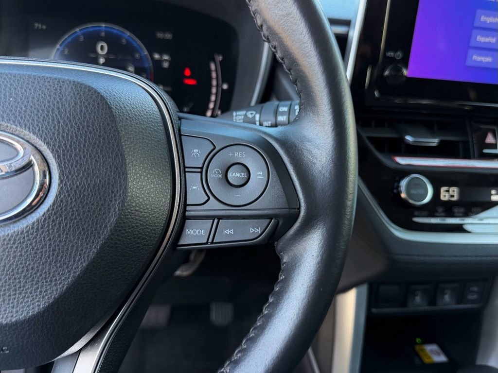 Certified 2023 Toyota Corolla Cross XLE image 21