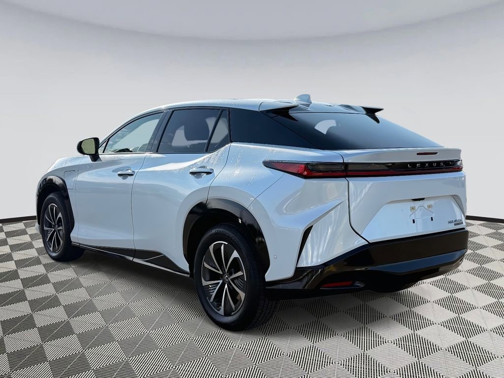 Used 2025 Lexus RZ 450e image 4