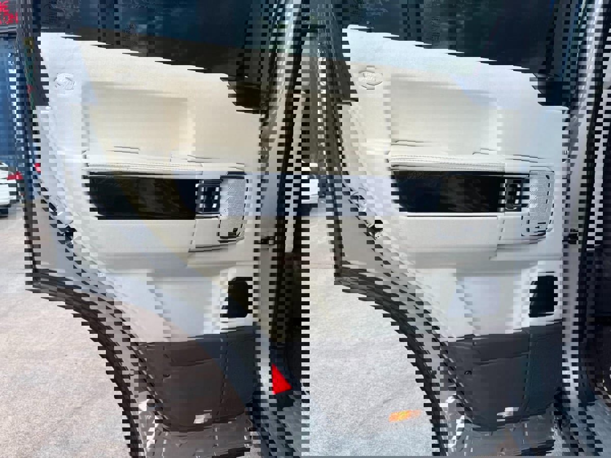 Used 2010 Land Rover Range Rover Supercharged image 27