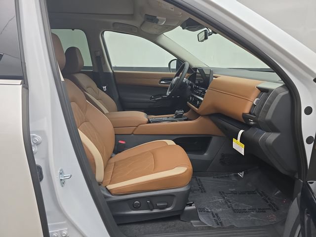 New 2026 Nissan Pathfinder Platinum FWD image 17
