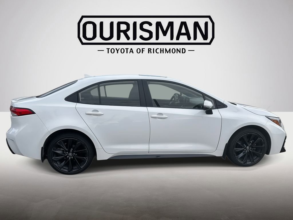 Used 2024 Toyota Corolla SE w/ SE Package image 8