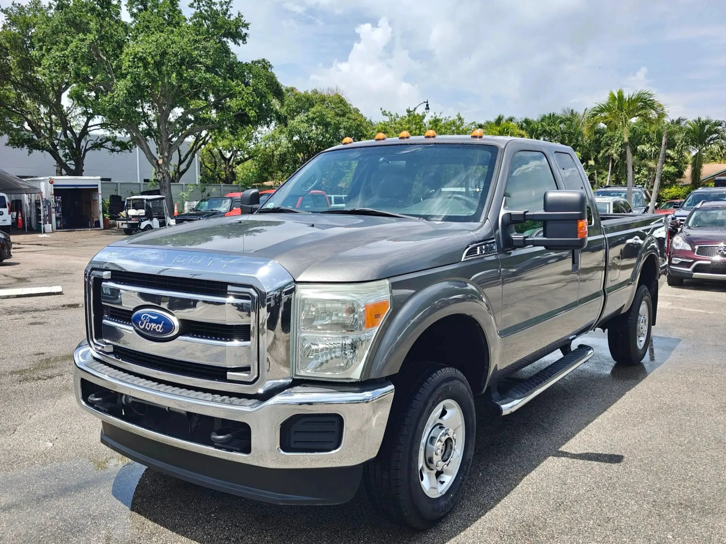 Used 2011 Ford F350 XLT w/ Camper Pkg AWD/4WD image 2