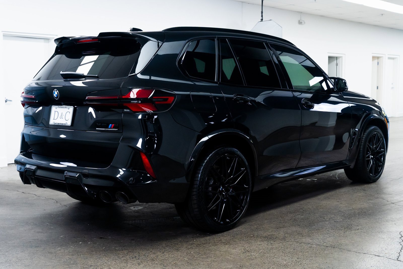 Used 2025 BMW X5 M Competition image 6