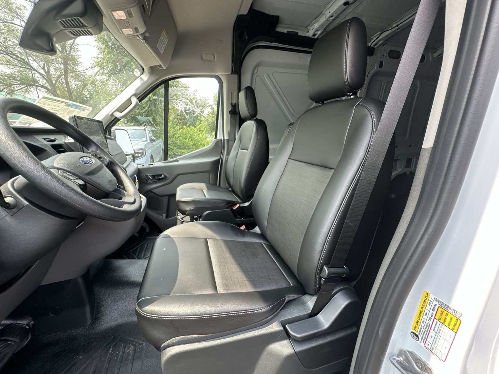 New 2026 Ford Transit 250 148 Medium Roof RWD image 21