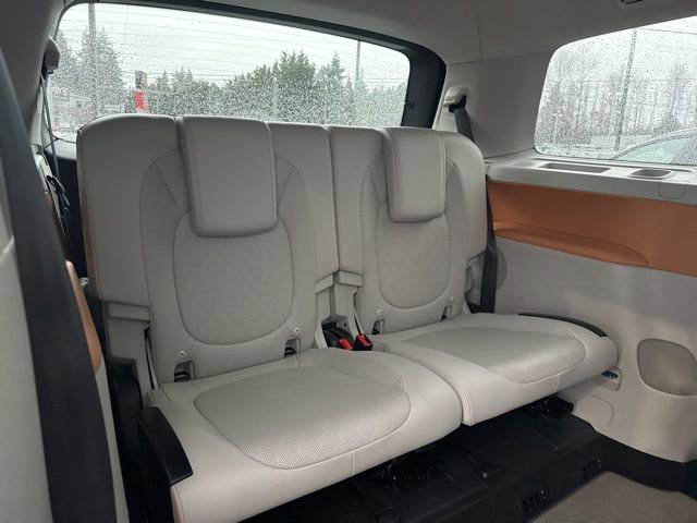 Used 2025 Volkswagen ID. Buzz 1st Edition image 36