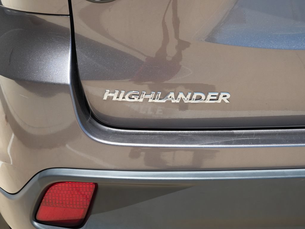 Used 2016 Toyota Highlander XLE AWD/4WD image 11