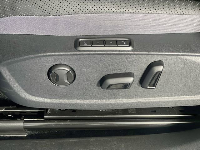 Used 2025 Volkswagen ID.4 Pro S image 13