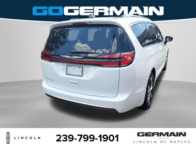 Used 2023 Chrysler Pacifica Pinnacle FWD image 7