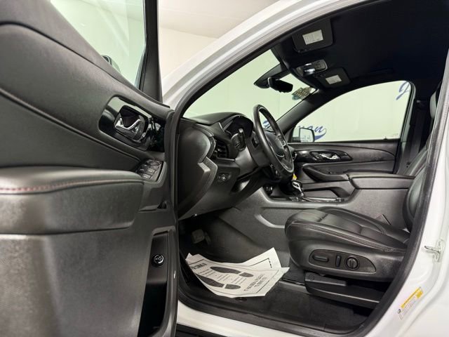 Used 2023 Chevrolet Traverse RS image 11