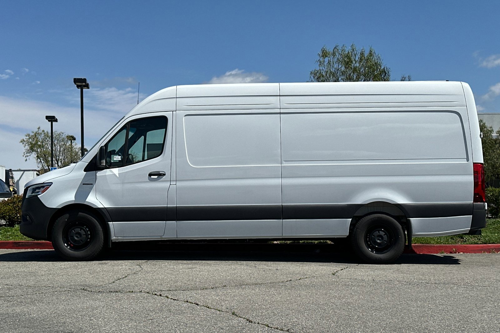 New 2024 Mercedes-Benz eSprinter 170 Cargo image 3