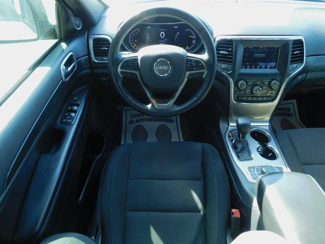 Used 2019 Jeep Grand Cherokee Laredo image 6