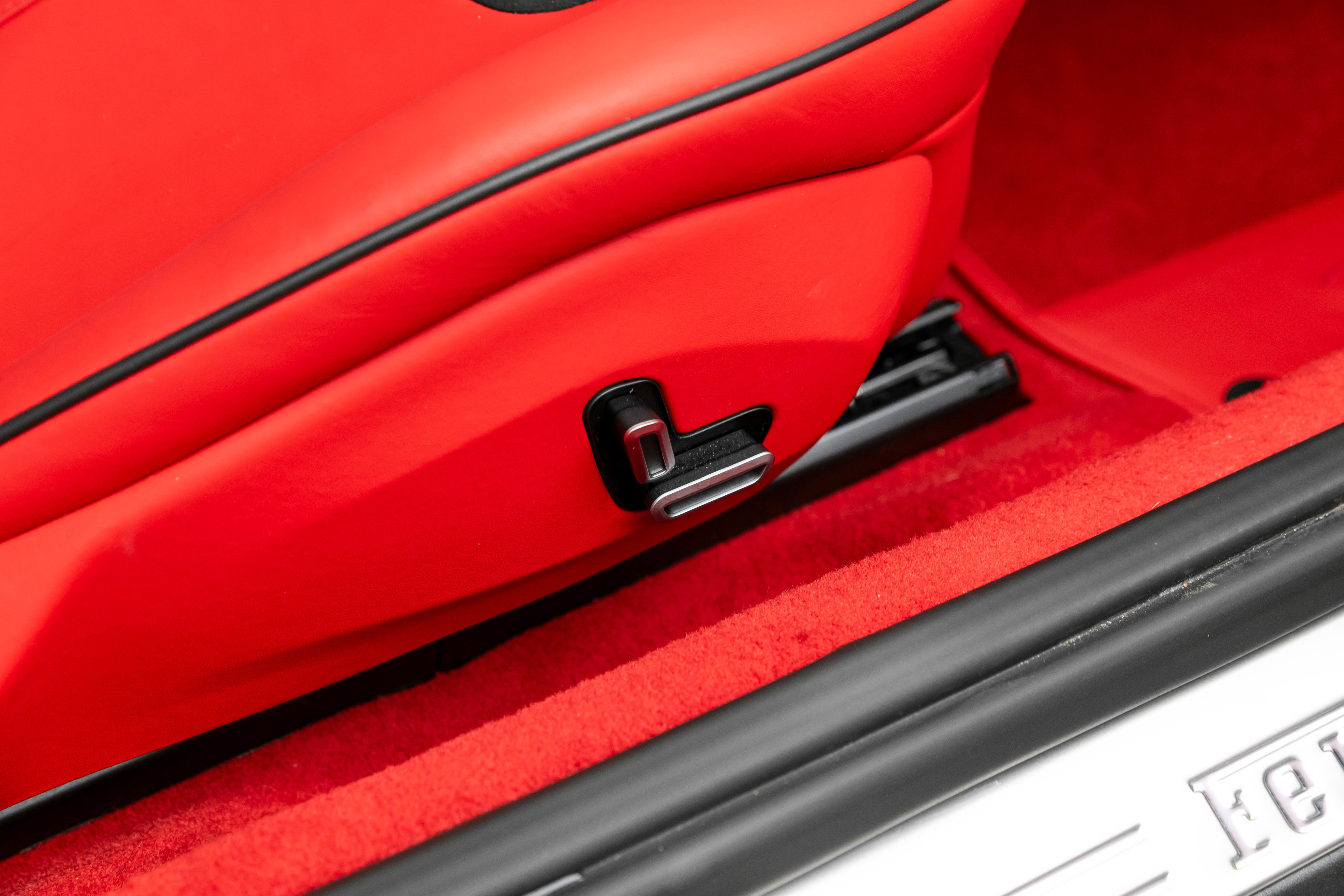 Certified 2024 Ferrari Roma image 38