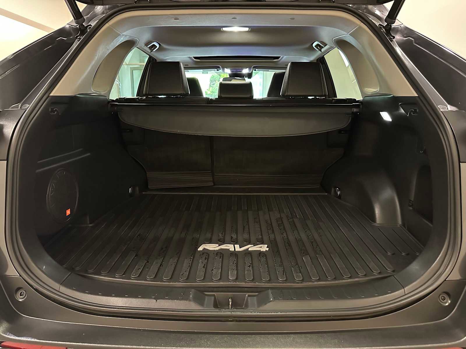 Certified 2023 Toyota RAV4 XLE Premium AWD/4WD image 31