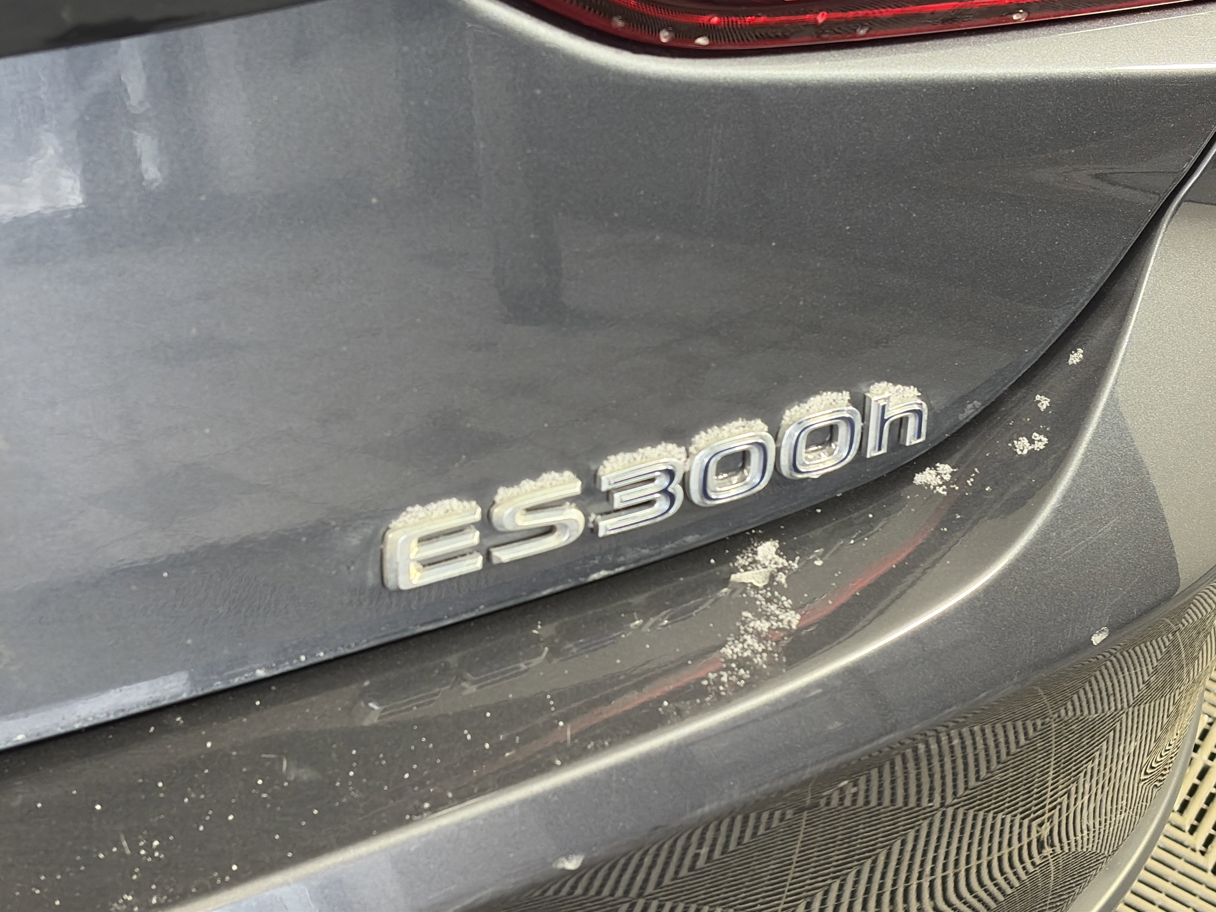 Used 2022 Lexus ES 300h F Sport w/ Accessory Package image 16